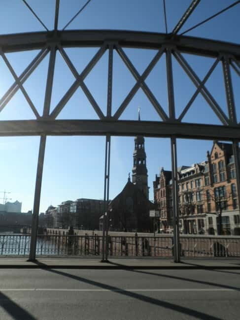 Hamburg: Exclusive Tour by Limousine with Chauffeur - Who Will Love This Tour?