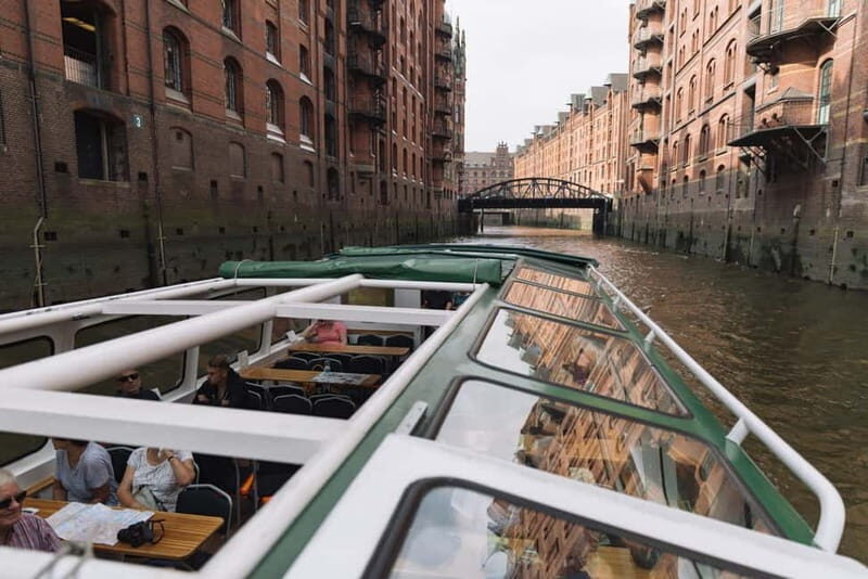 Hamburg: Grand harbor tour, 1 hour - Key Points