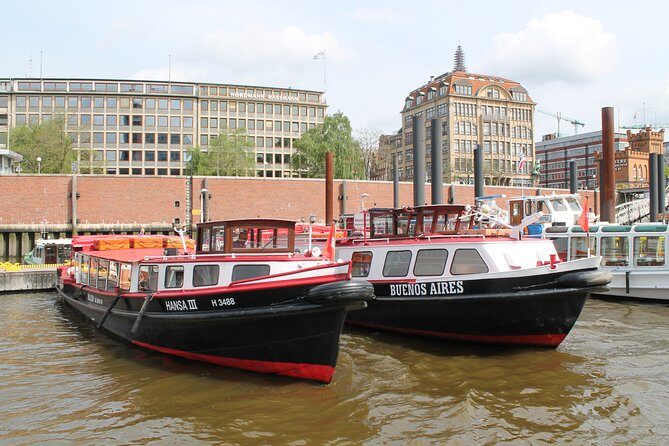Hamburg harbor tour with a barge - A detailed look at Hamburg harbor with a barge tour