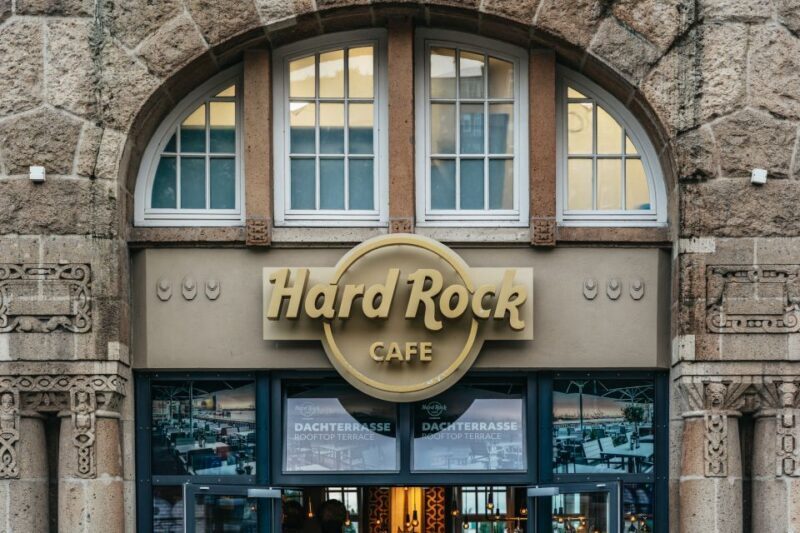 Hamburg: Hard Rock Cafe Skip-the-Line Meal - Hamburg: Hard Rock Cafe Skip-the-Line Meal