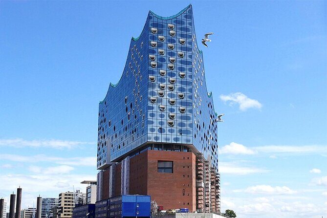Hamburg Hop-on-Hop-off Tour, Harbor and Lake Alster Cruise - FAQ