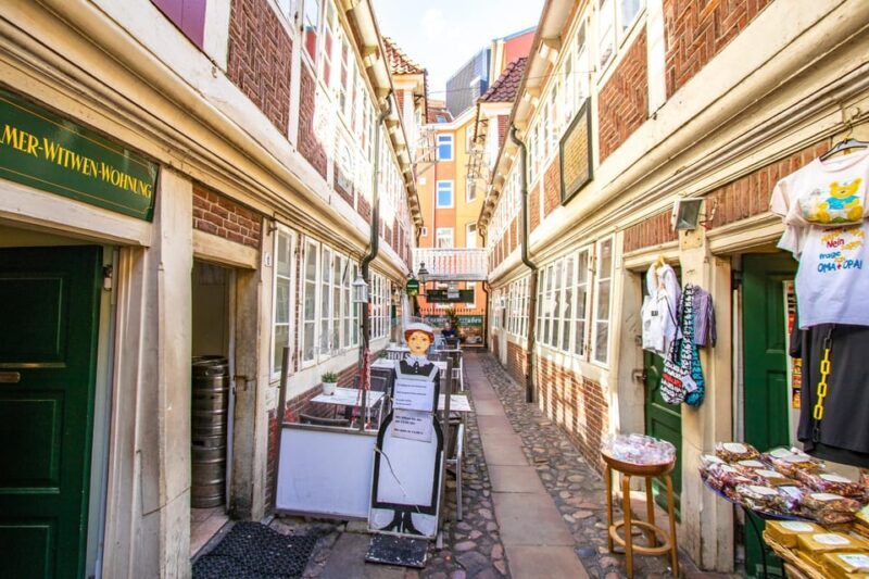 Hamburg: In the footsteps of the Beatles with a Local - Exploring Hamburg: A Guide to the Beatles and Beyond