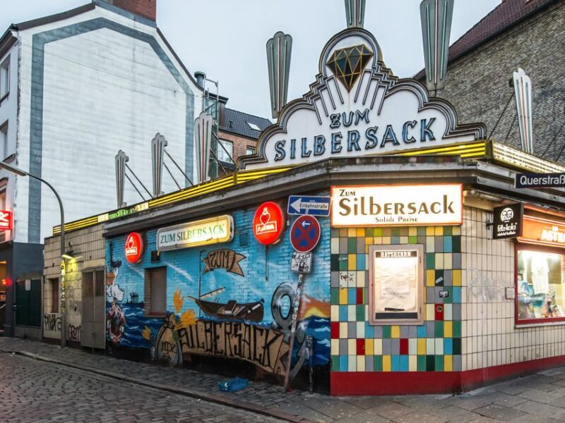 Hamburg: Insider Tour of the Reeperbahn & St. Pauli - Authenticity and Value