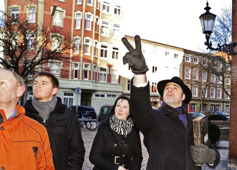 Hamburg: Interactive Crime Theater Tour in German - Frequently Asked Questions