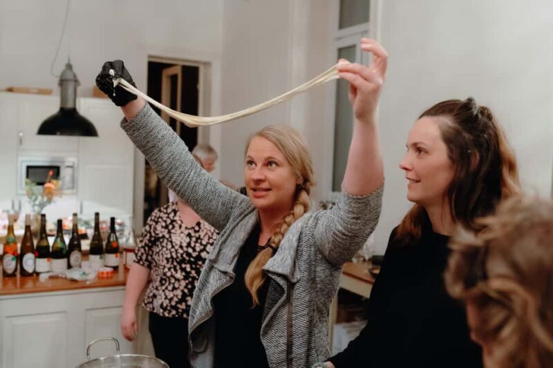 Hamburg: Mozzarella course with accompanying wines - FAQ
