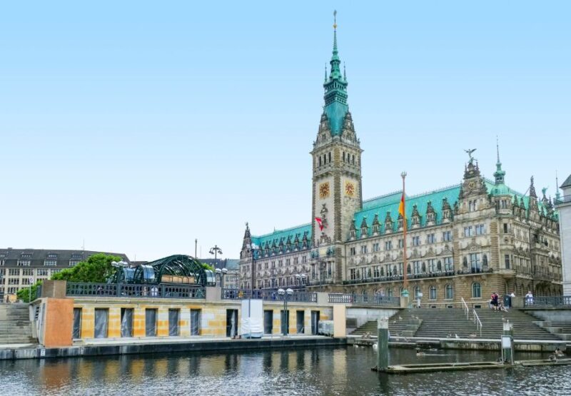 Hamburg: Old Town Highlights Private Walking Tour - Why This Tour Works Well