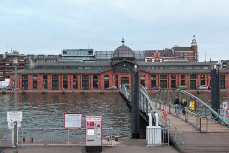 Hamburg: Reeperbahn, Port, & Fish Market Morning Tour - Practical Details and What to Expect