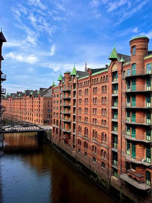 Hamburg: Speicherstadt  Stories from the heart of the trading empire - Key Points