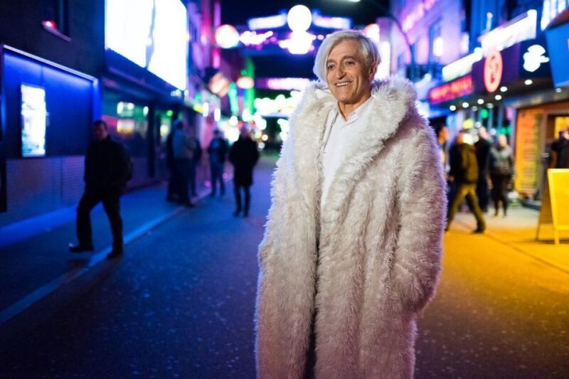 Hamburg: St. Pauli Tour with the White Dandy - Discover Hamburg’s Reeperbahn with the White Dandy