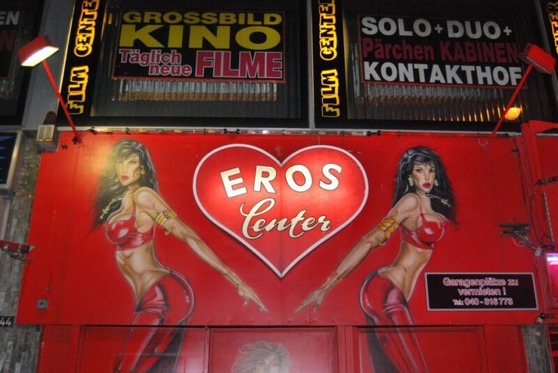 Hamburg: The Ultimate Sex, Drugs, and Hotdog Tour - Key Points