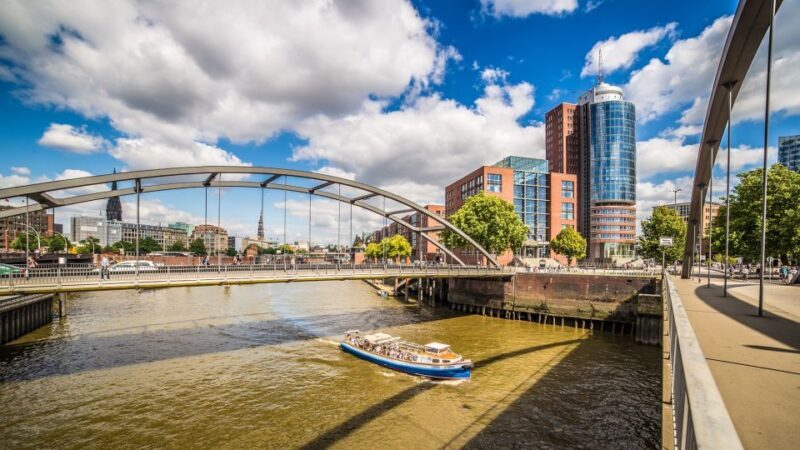 Hamburg: Ultimate Barge Tour with Live Commentary - An In-Depth Look at the Hamburg Barge Tour
