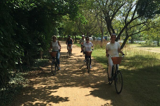 Hampton Court Palace Grounds Bike Tour - Key Points