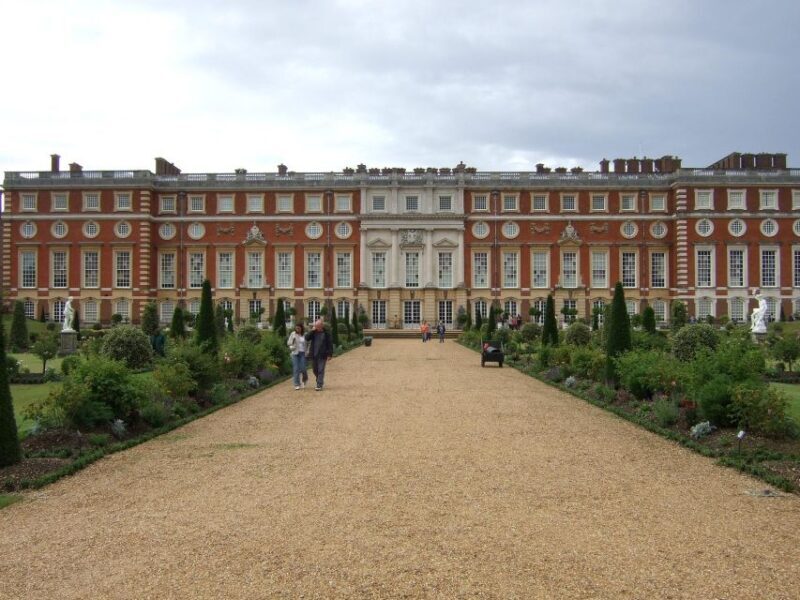 Hampton Court Palace Private tour With Fast Track Entry - Who Would Enjoy This Tour?
