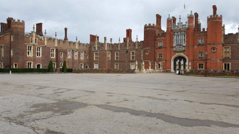 Hampton Court Palace Private Tour with Fast Track Pass - The History of the Palace