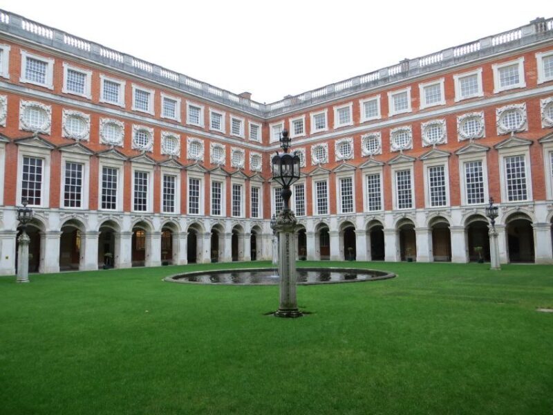 Hampton Court Palace Private Tour with Fast Track Pass - The Art and Architecture
