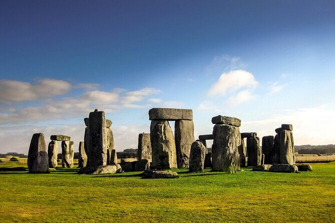 Hampton Court Palace, Stonehenge & Roman Bath Private Tour with Passes - An Efficient, Engaging Day Through England’s Historical Treasures