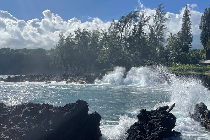 Hana Private Road Tour up to13 passengers - Key Points