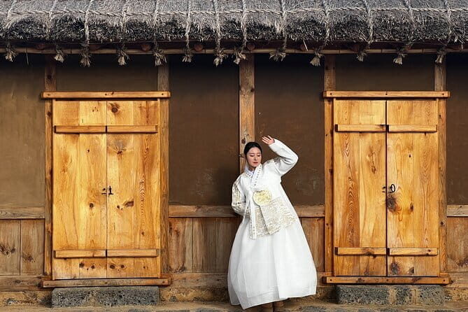 Hanbok Experience & Seasonal Half-Day Private Package Tour - Key Points