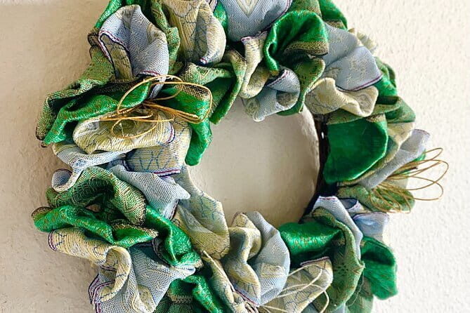 Handmade wreath experience using tatami mat edges in Tokyo - Insight from Past Participants
