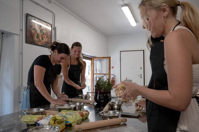 Hands on Deluxe Traditional 4-course dinner with fresh pasta - Frequently Asked Questions