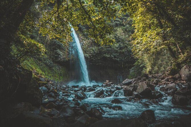 Hanging Bridges, Arenal Volcano, Waterfall, Hot Springs Full day - FAQ