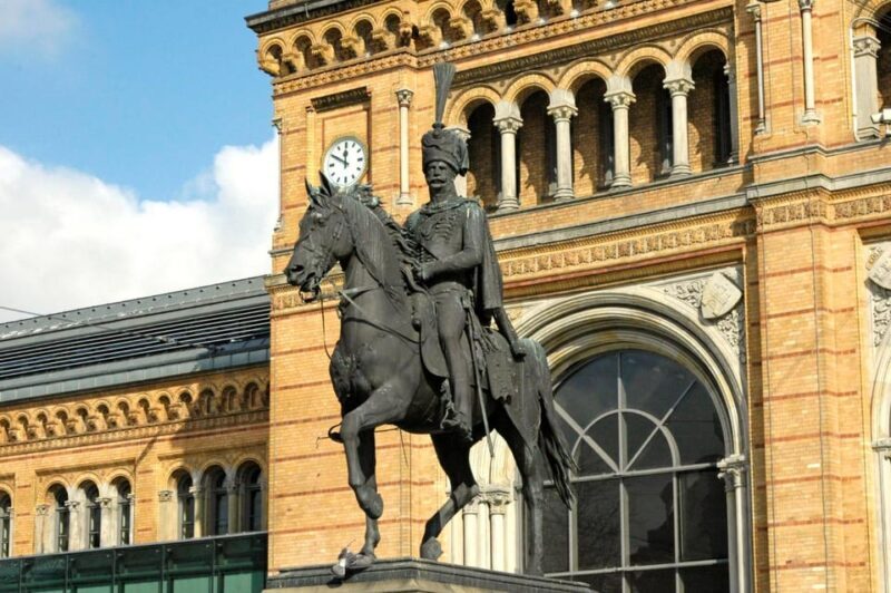 Hannover: Express Walk with a Local in 60 minutes - Why This Tour Represents Good Value