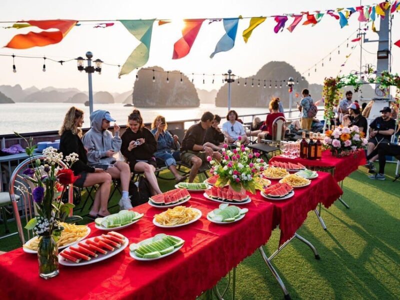 Hanoi: 1-Day Ha Long Bay Cruise w Luon Cave -Kayaking -Lunch - A Closer Look at the 1-Day Ha Long Bay Cruise Experience