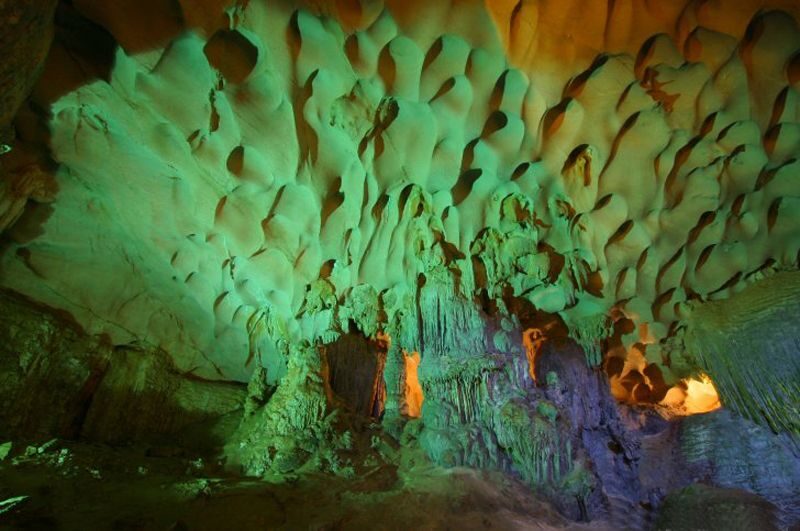 Hanoi: 4-Day Tour of Hanoi, Halong Bay, Hoa Lu, Trang An - Day Two: From Ancient Capital to Landlocked Paradise