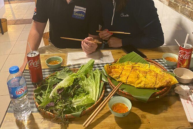 Hanoi: 7 Tasting Street Food Walking Tour and Train Street - Key Points