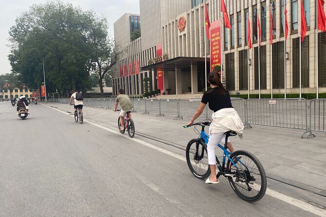 Hanoi City Bike Tour through Banana Island & Food Tasting - Who Should Book This Tour?