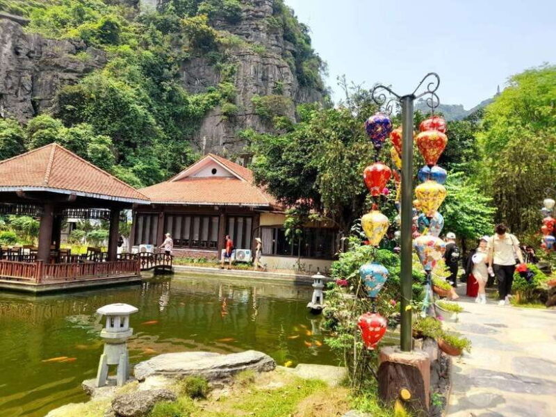 Hanoi Countryside Sightseeing Duong Lam Ancient Village Tour - Key Points