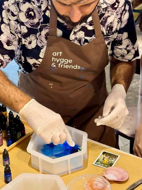 Hanoi: DIY Resin Art Light-Up Photo Frame Workshop - FAQ