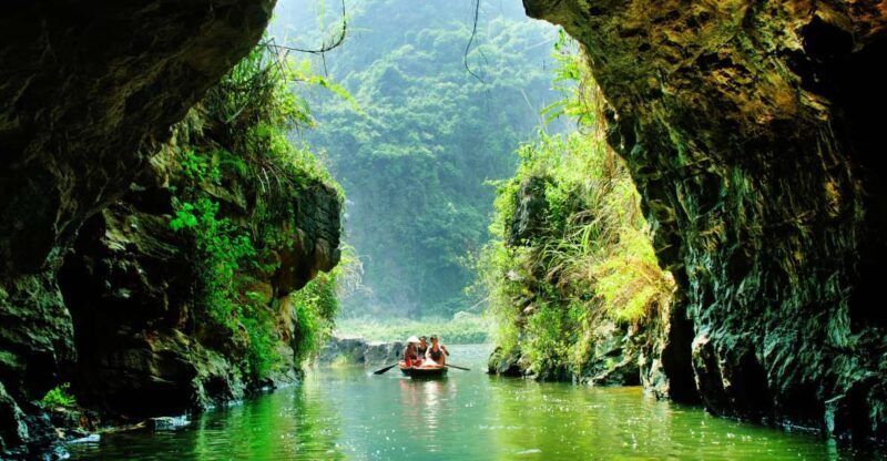 Hanoi: Full-Day Private Tam Coc Tour with Boat Ride & Lunch - Key Points