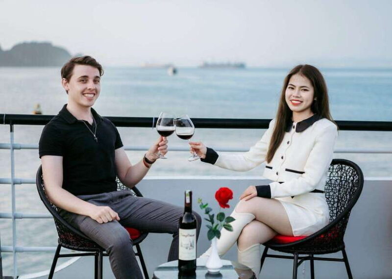 Hanoi/Ha Long: Ha Long Bay Luxury Day Cruise by Catamaran - Key Points