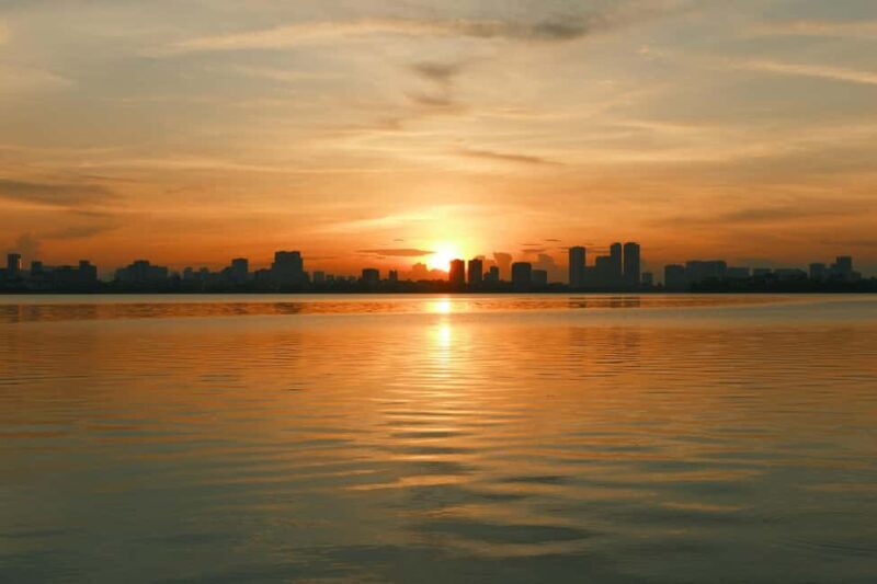 Hanoi Half-Day West Lake Cycling: Pagodas, Sunset & Bites - Who Will Love This Tour?