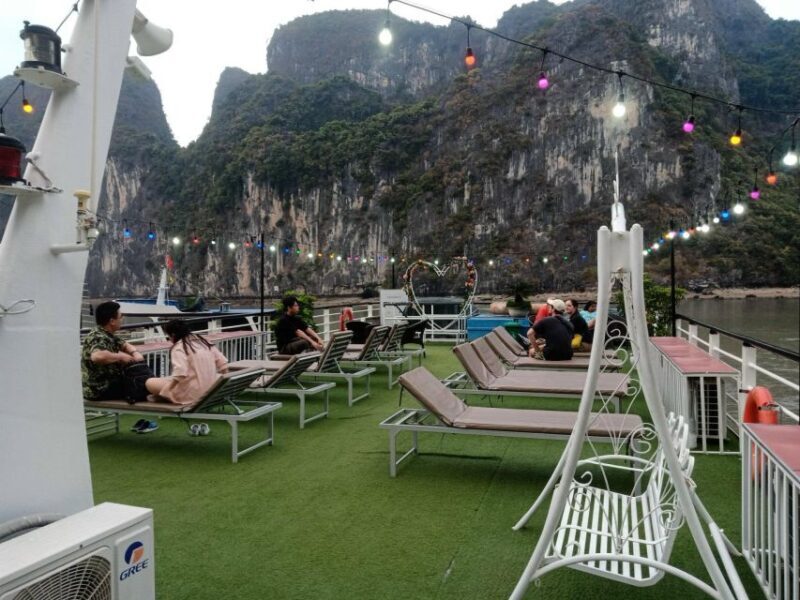 Hanoi: Halong Bay Cruise with Lunch, Caves, and Kayaking - Who Should Consider This Tour?