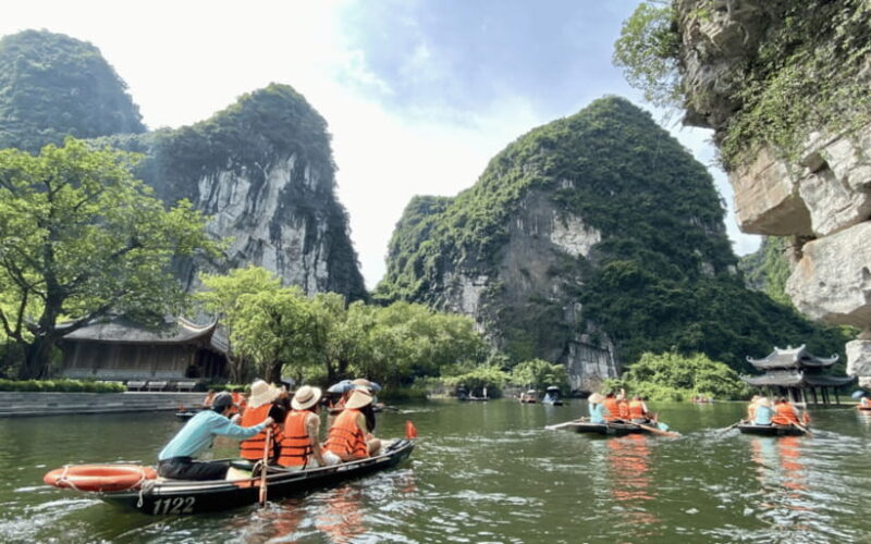 Hanoi: Hoa Lu and Trang An Day Tour with Lunch - Exploring the Hidden Charm of Ninh Binh: Hoa Lu and Trang An Day Tour