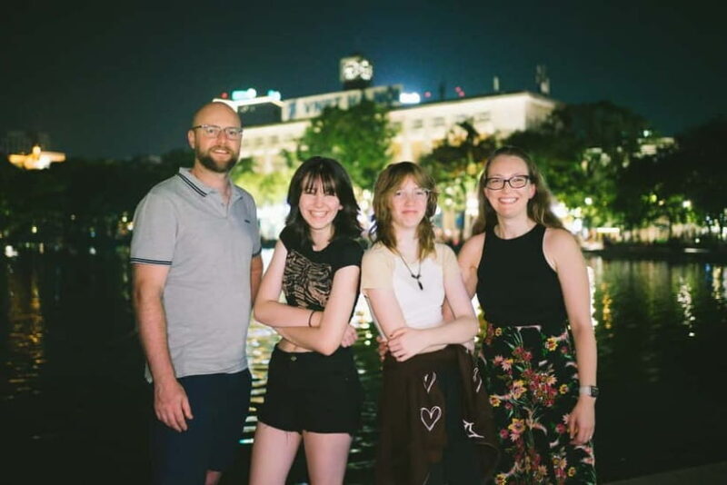 Hanoi Night Portraits: Capture the Citys Vibrance - Key Points