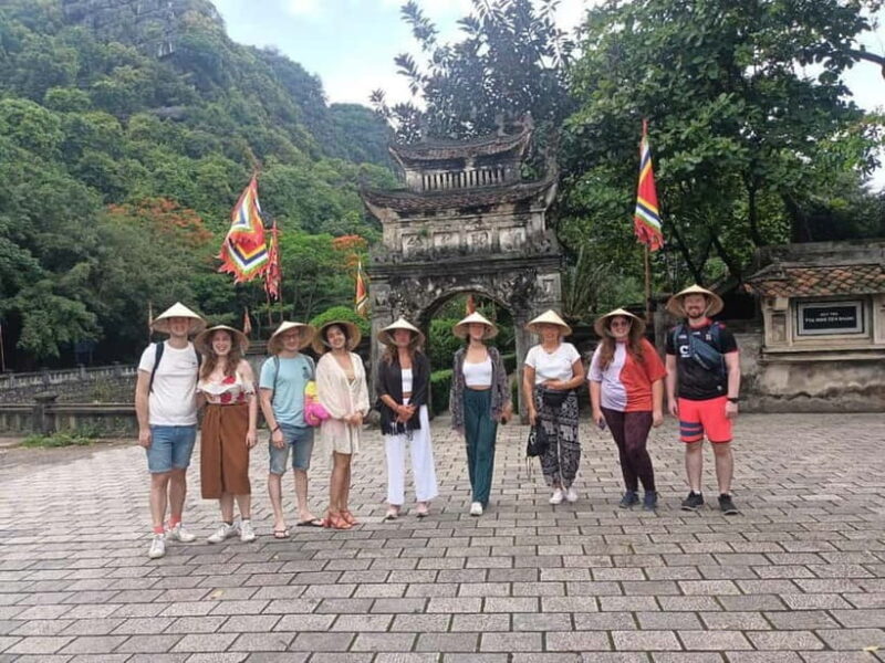 Hanoi/Ninh Binh: 1-Day Tam Coc/Trang An, Hoa Lu & Mua Caves - FAQs