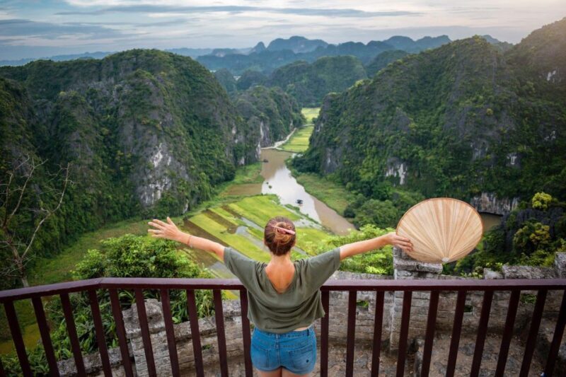 Hanoi: Ninh Binh - Halong 2 D1N trip by Bus - Bungalow/Hotel - What Makes This Tour Stand Out?