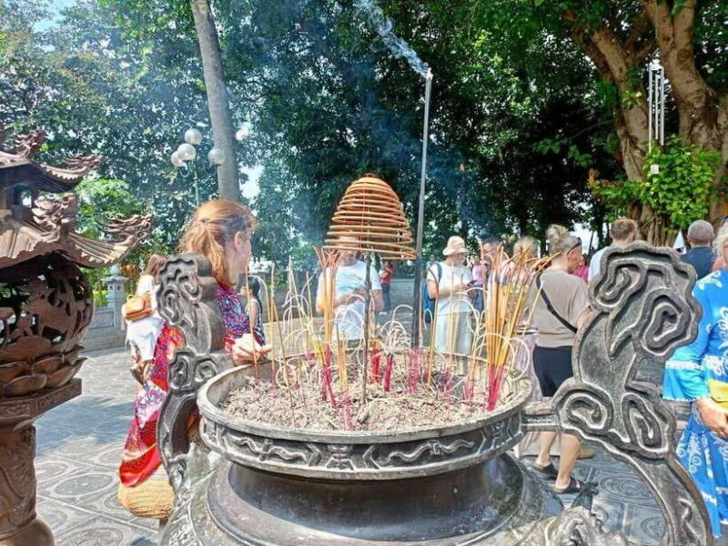 Hanoi Old Quarter City Tour With Professional Guide - Key Points