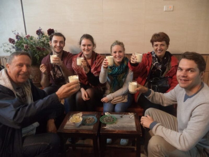 Hanoi: Old Quarter Street Food Walking Tour with 10 Tastings - Meeting Your Guide and Starting Out