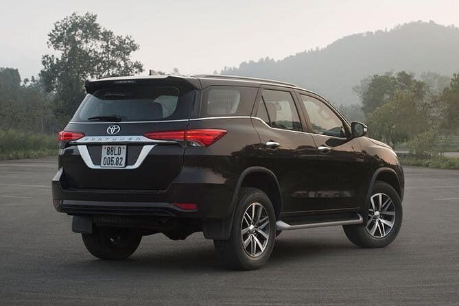 Hanoi Private Transfer from Ha Long city to Hanoi (HAN) Airport - Luggage and Group Size