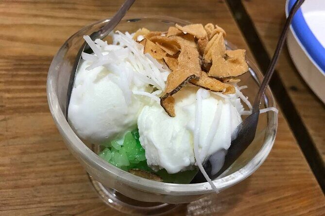 Hanoi Street Food Adventure: Train Street & Local Delights - Practical Details and Considerations