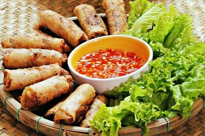 Hanoi Street Food Tour Taste 6 Local Dishes and Drinks - A Closer Look at the Hanoi Street Food Tour