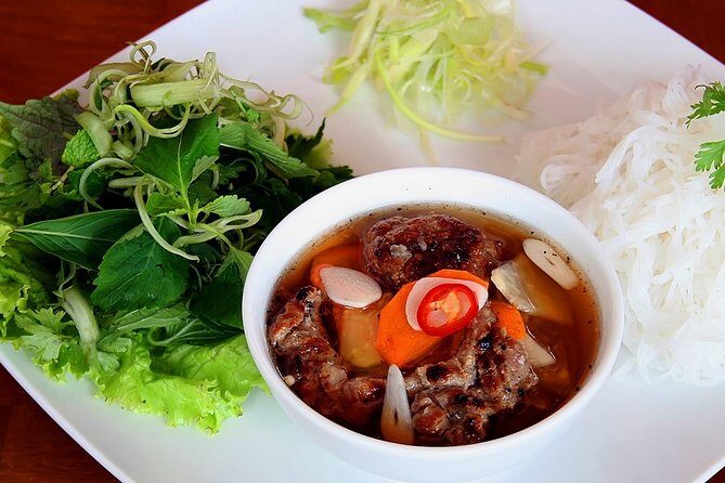 Hanoi Street Food Tour with Small Group and Expert Local Guide - Who Should Consider This Tour?