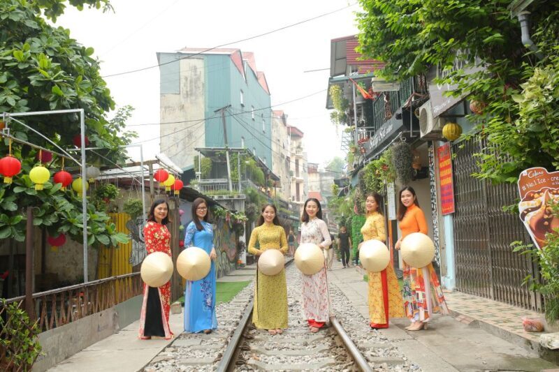 Hanoi: Traditional Ao Dai Dress and Non La Hat Rental - FAQ
