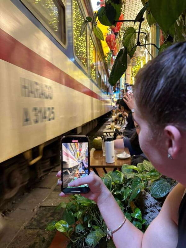 Hanoi: Vietnam War Remnants Museum & Local Train Street - Key Points