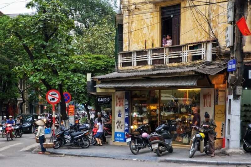 Hanoi: Walking Street Food Tour Small Group with Local Guide - Who Should Consider This Tour?