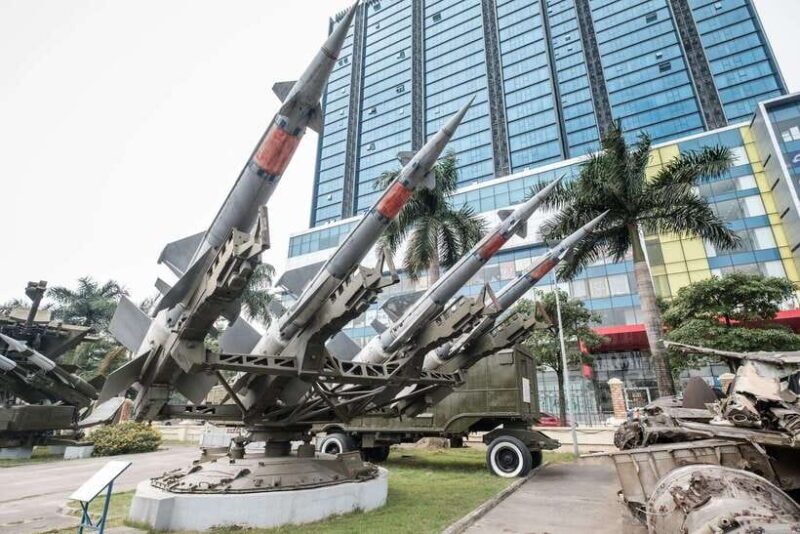 Hanoi War Remnants tour: Hilton Prison & Local Train Street - Key Points